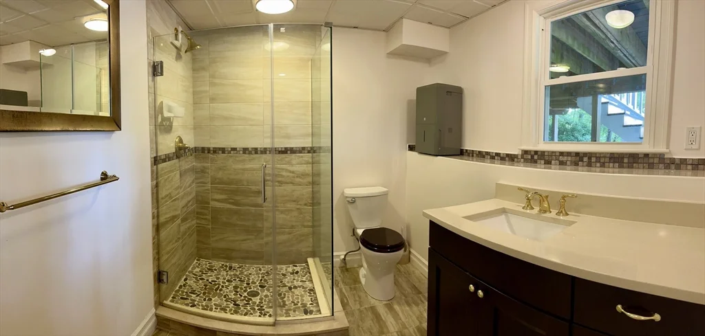 70 Beach St, Foxboro