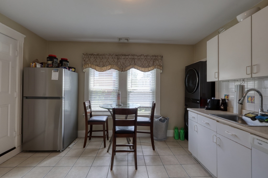 637 Broadway, Everett