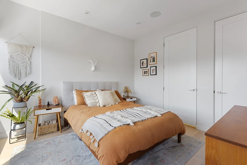 340 West 2nd St, South Boston