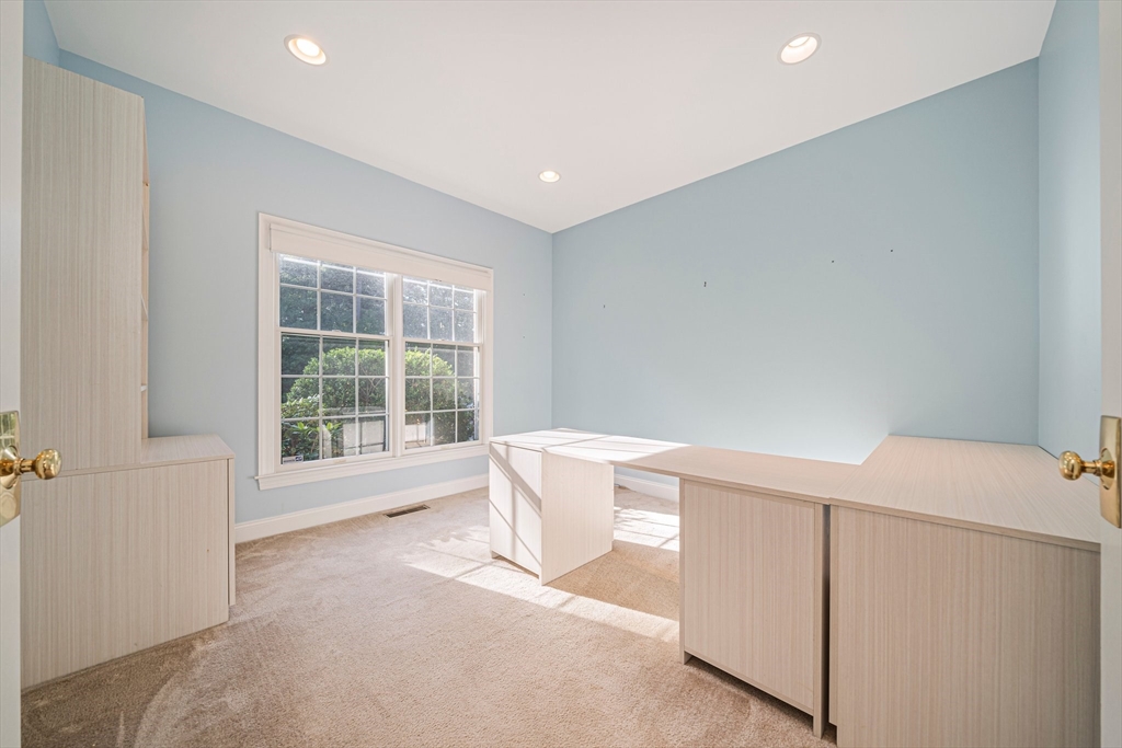 24 Endean Dr, Walpole