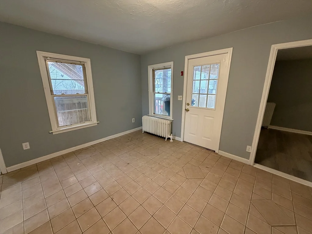 105 Clarendon St, Fitchburg