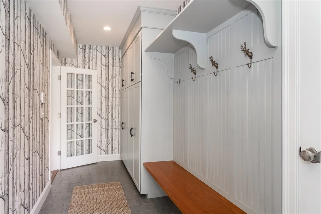 67 Whittier Rd, Wellesley