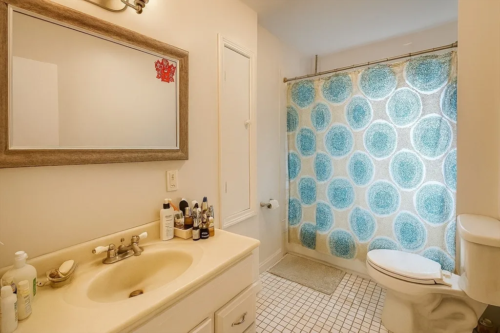 101 Prospect St, Ward Two