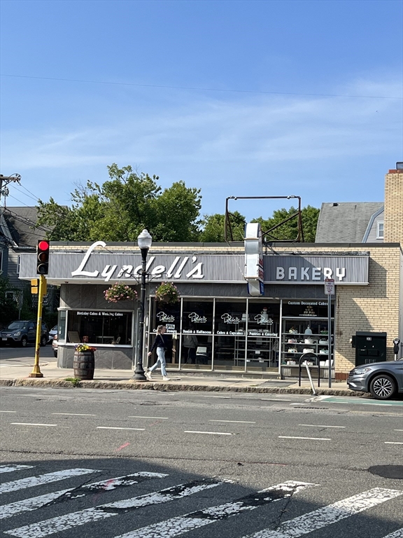 108 Bristol Rd, Somerville