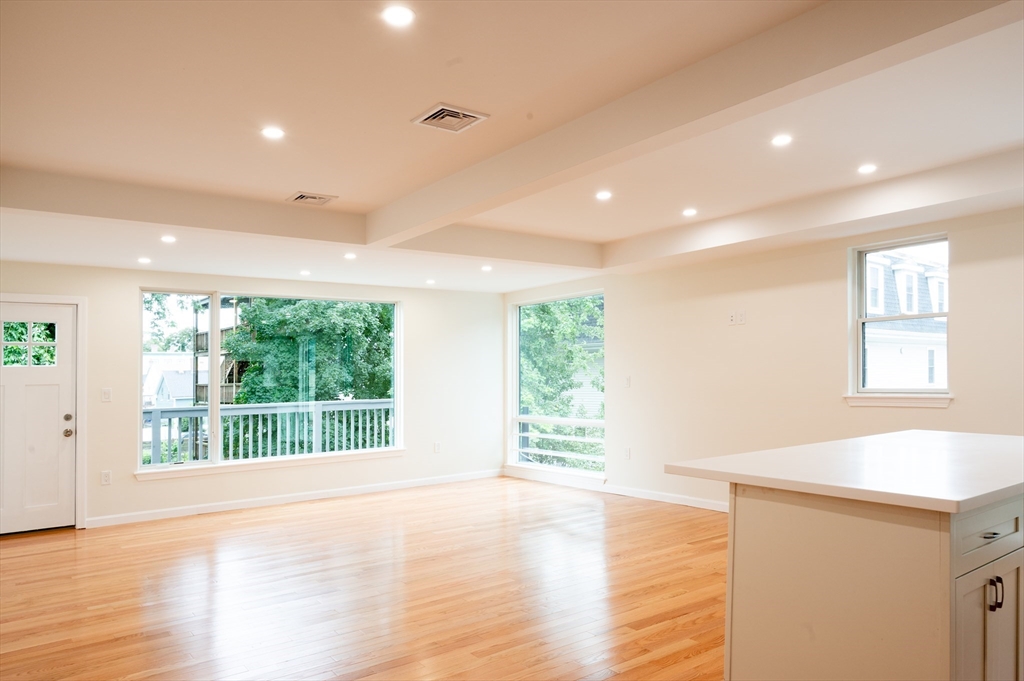 171 Everett St, Allston