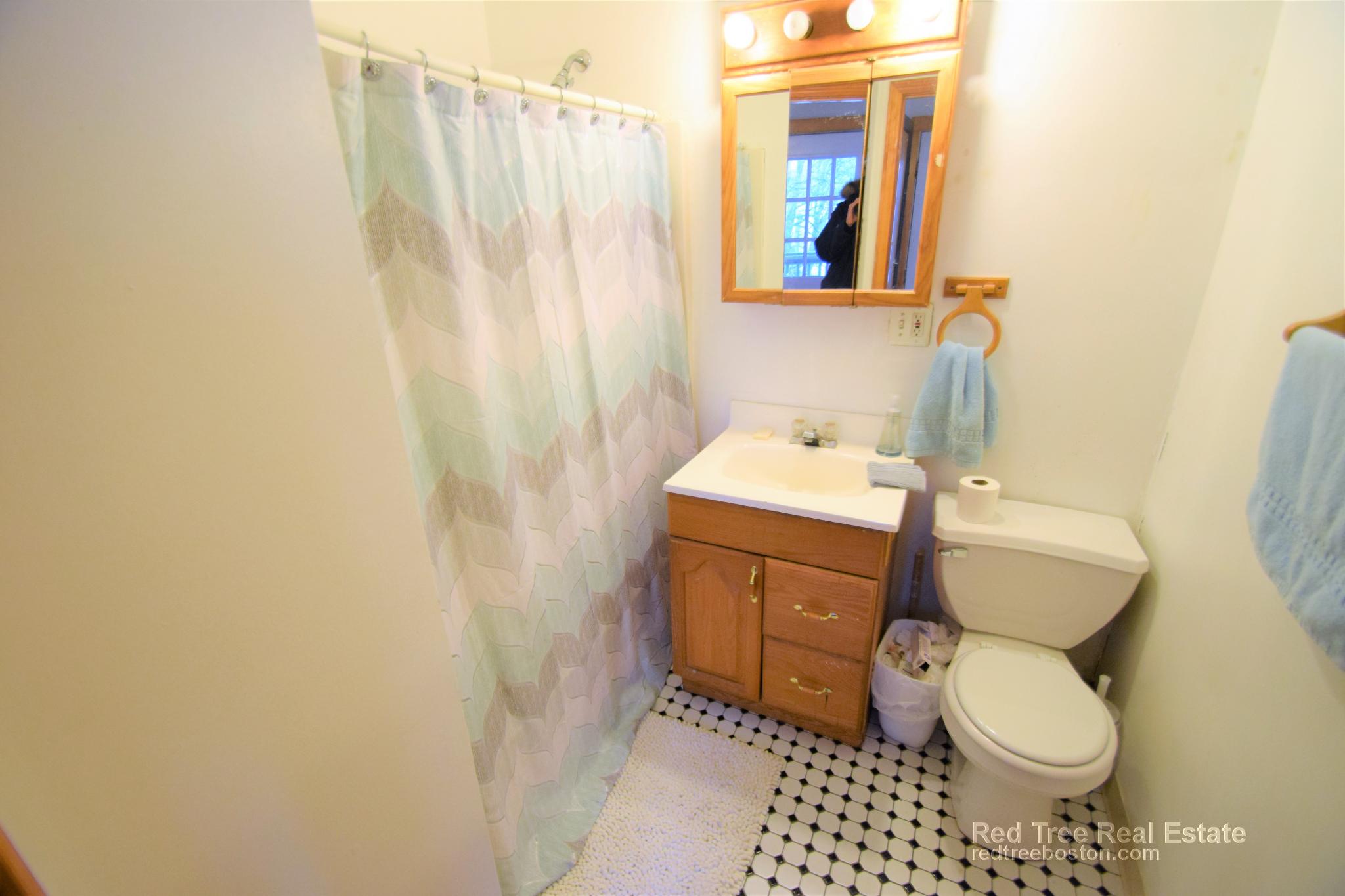 346 Faneuil St, Oak Square