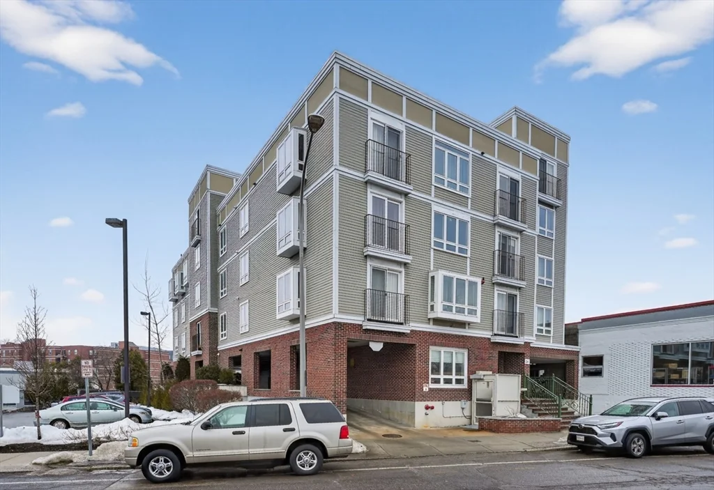 24 Arsenal St, Watertown