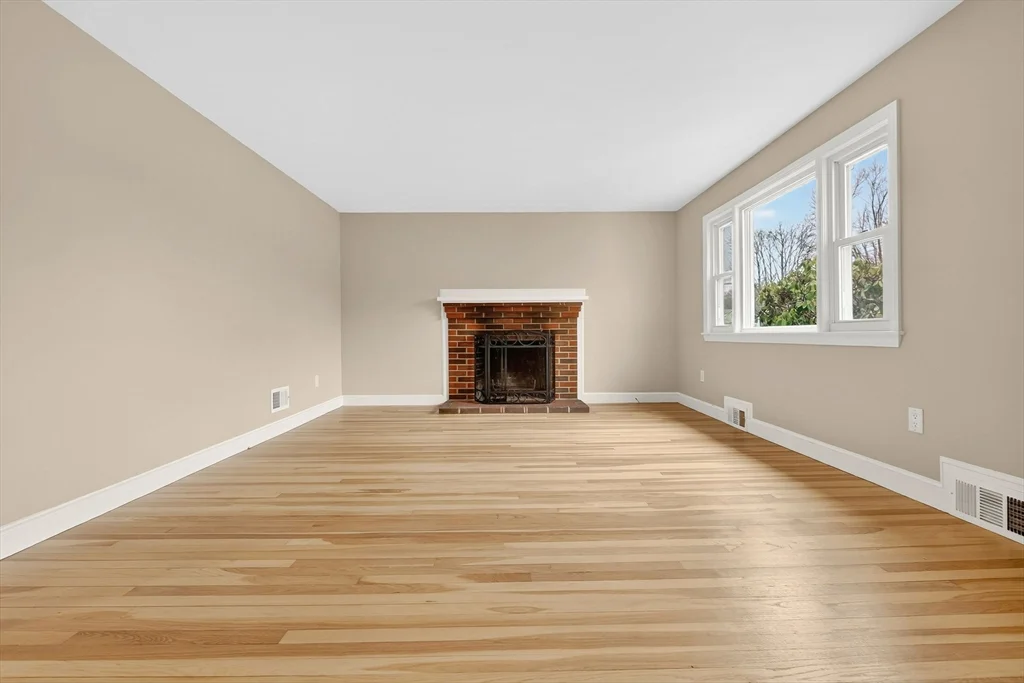 24 Garden St, Danvers