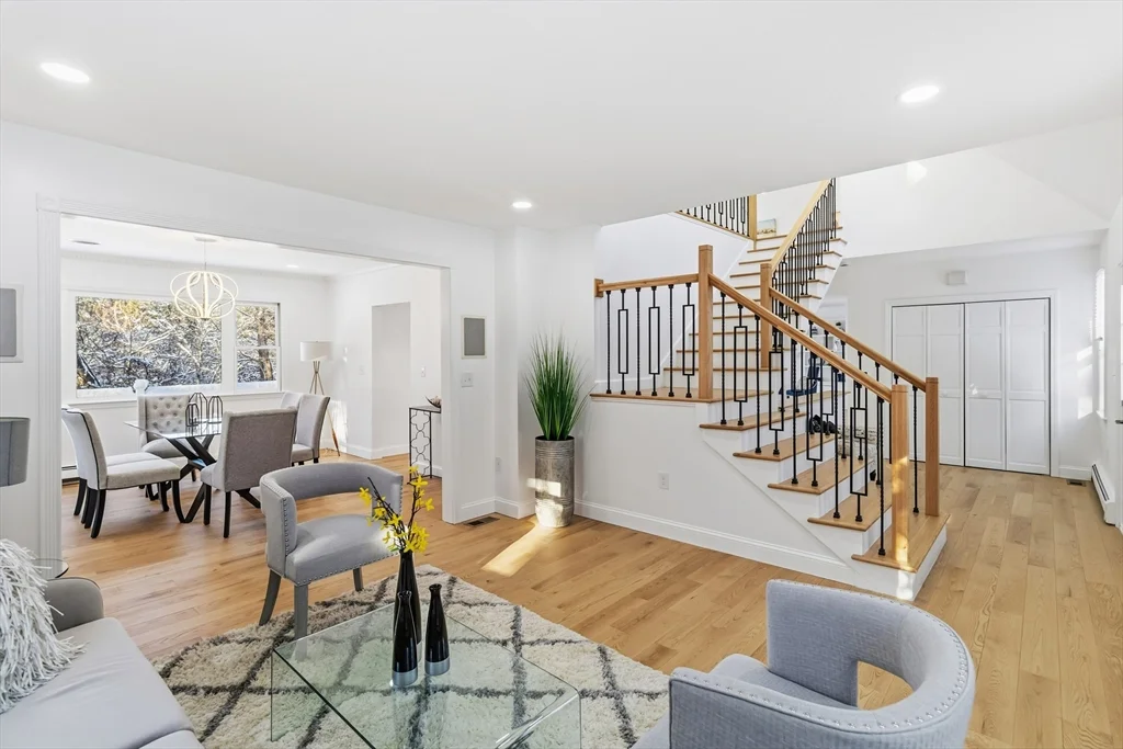 183 Gardner St, Hingham