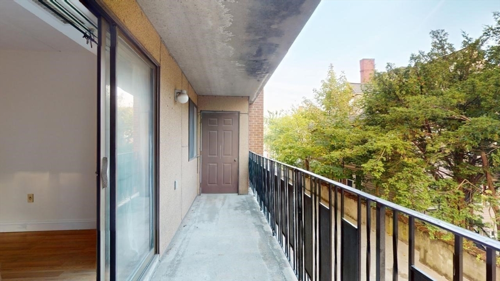 390 Broadway, Winter Hill