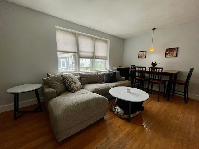 125 Farragut Rd, South Boston