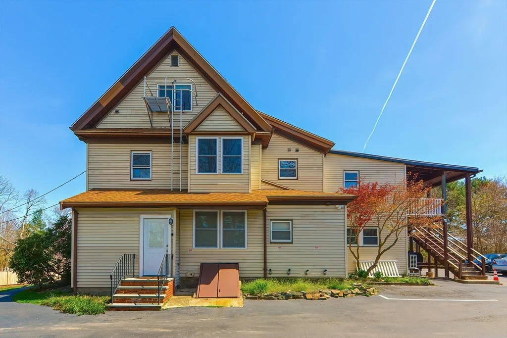 289 Walnut Stoughton, Stoughton