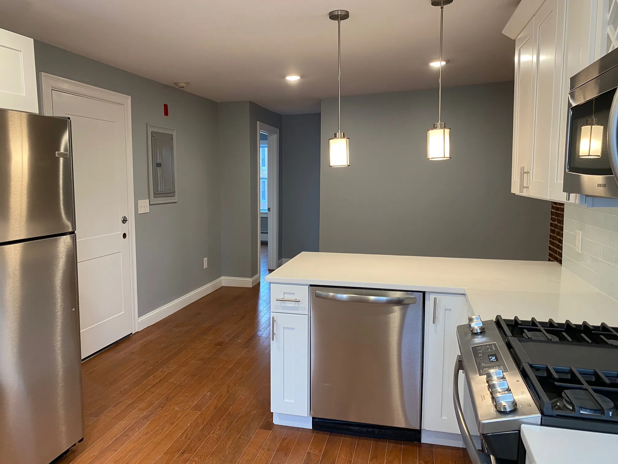 33 Chelsea St, East Boston