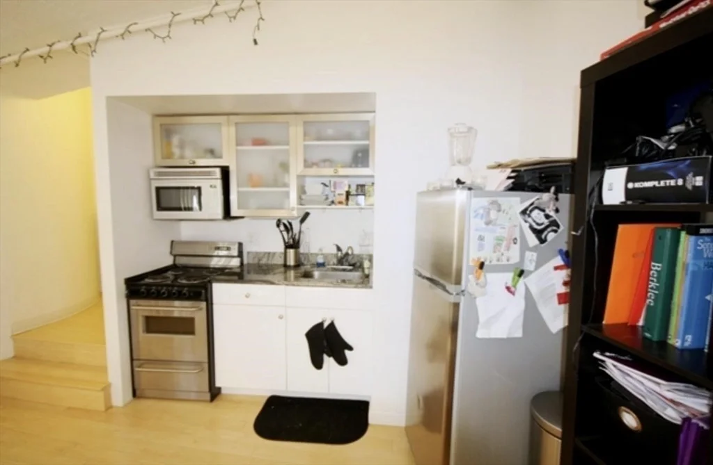 12 Stoneholm St, Fenway