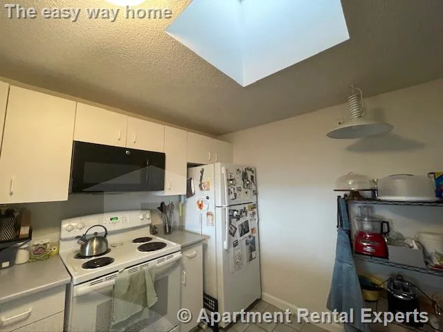 175 Beacon St, Ward Two