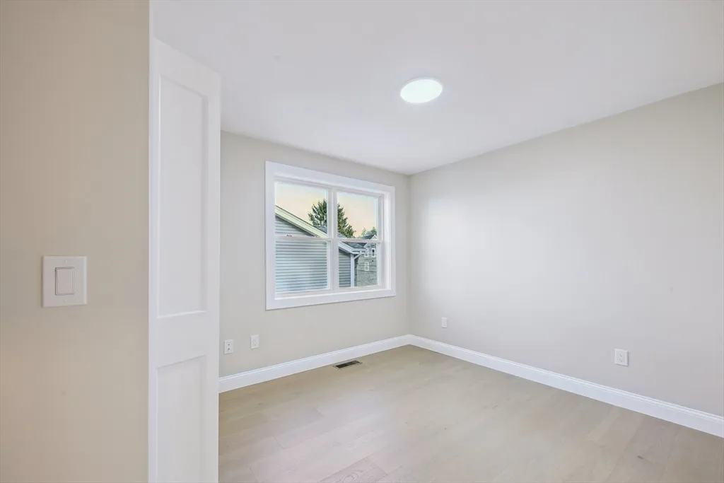 110 Stowe St, Fall River