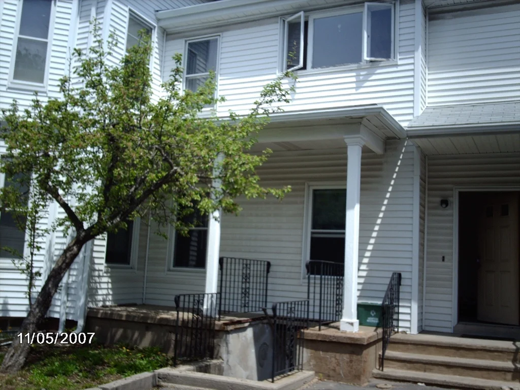 518 Watertertown St, Newton