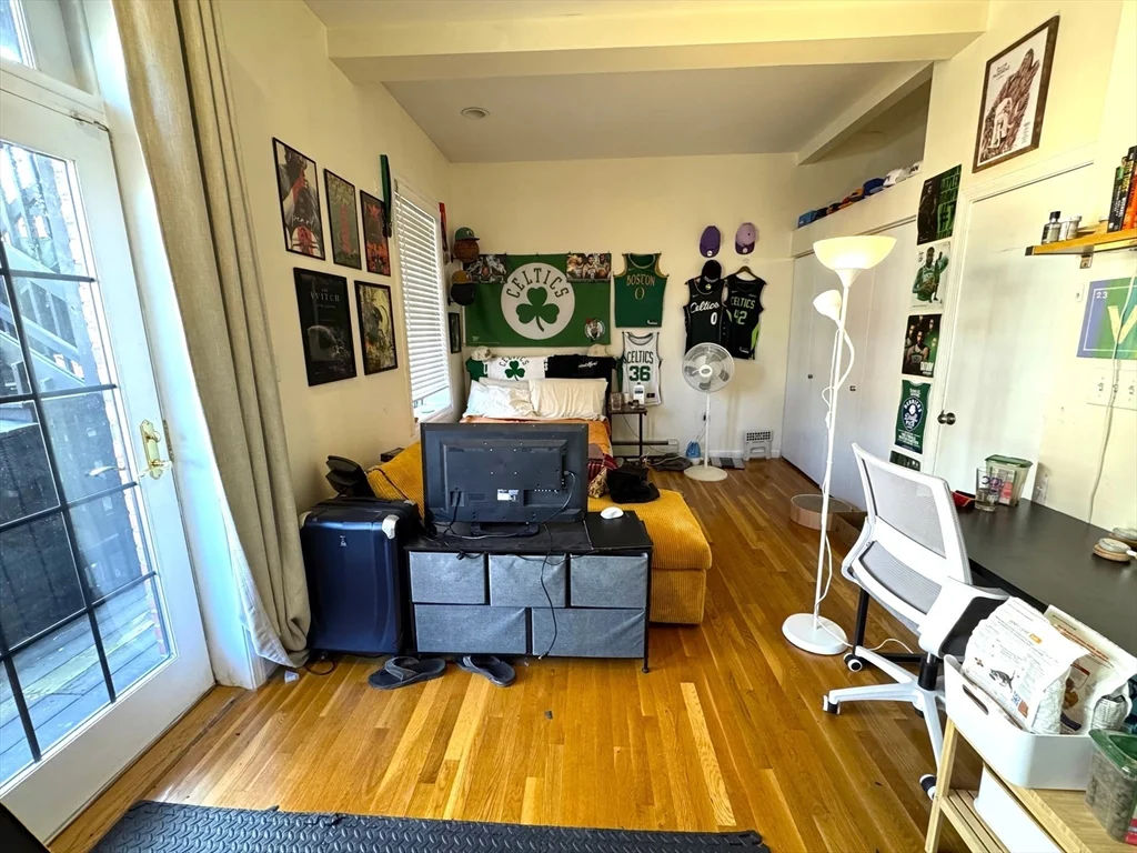 59 Fort Ave, Roxbury