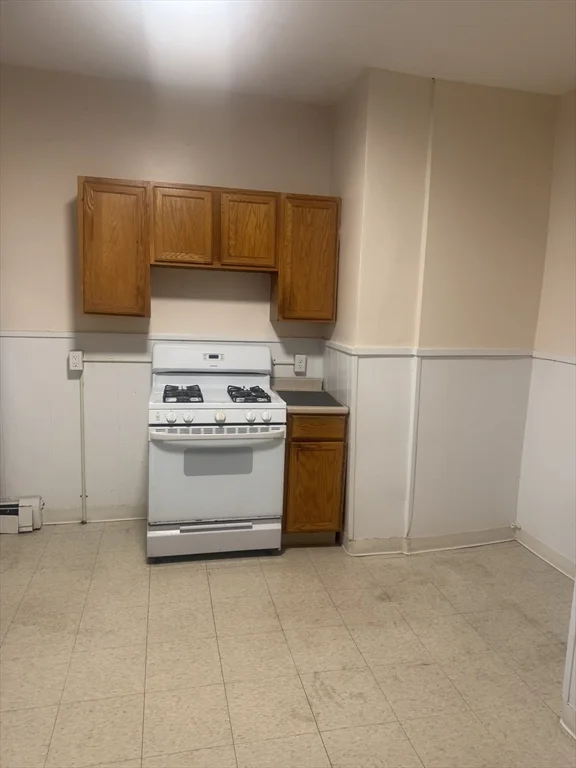 18 Fairview Ave, Malden