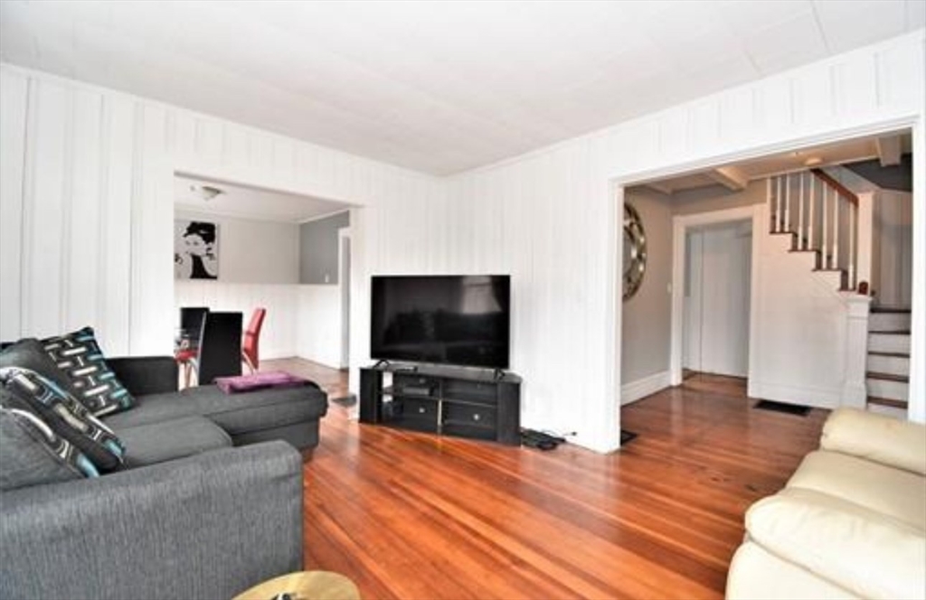 522 Broadway, Linden