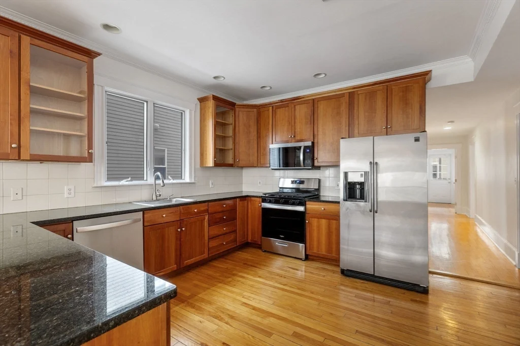 114 Trowbridge, Mid Cambridge