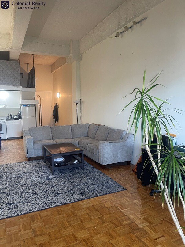 61 Brookline Ave, Fenway