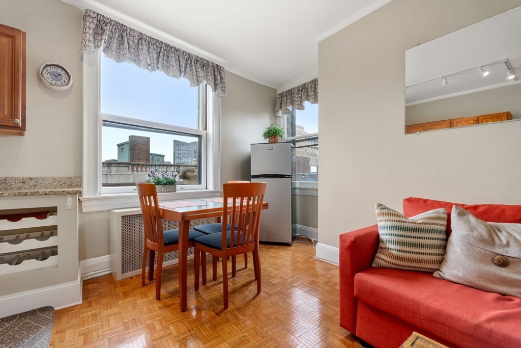 21 Beacon St, Downtown