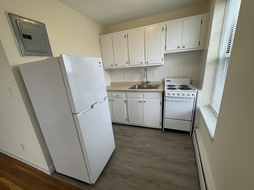 160-180 North Beacon St, Brighton