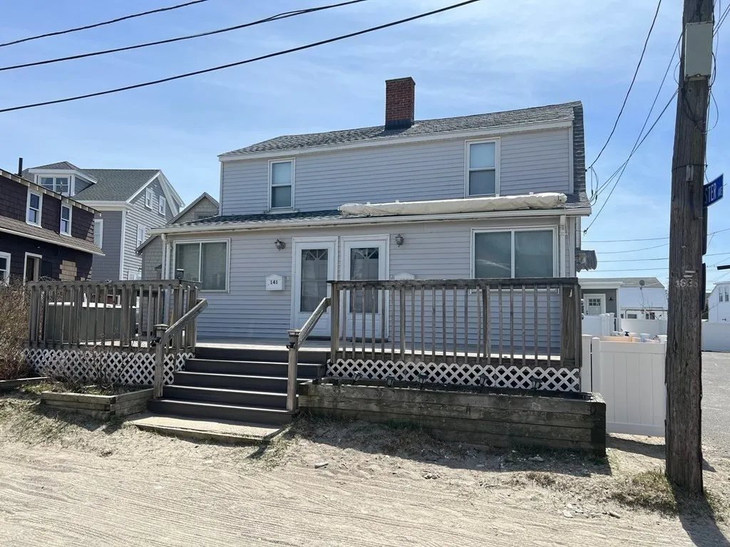 139 Bayview Ave, Winthrop