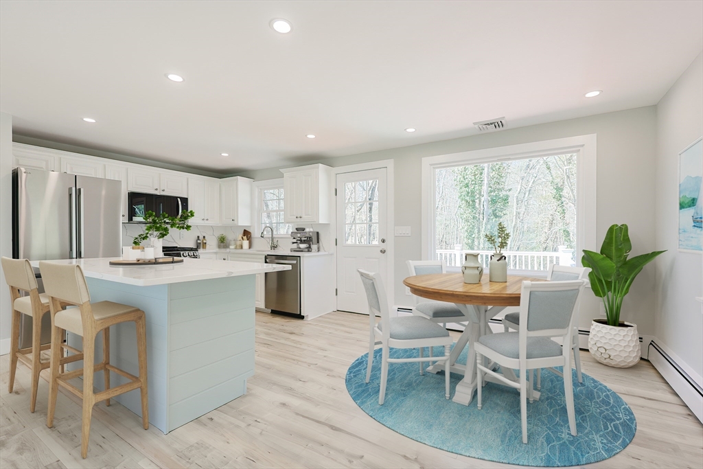 17 Hillside Dr, Beechwood