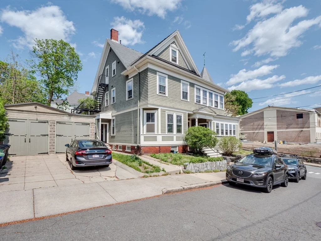 3 Monmouth St, Spring Hill