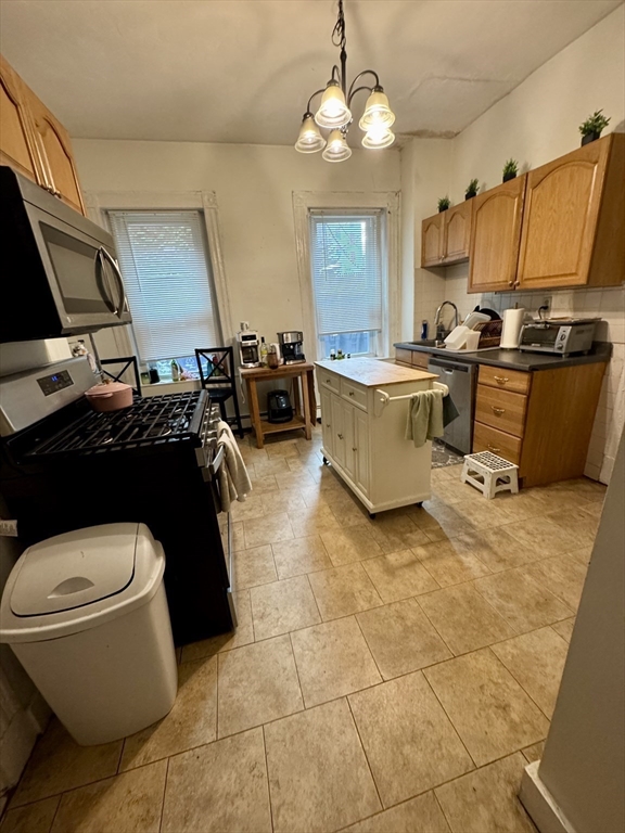 111 H St, South Boston