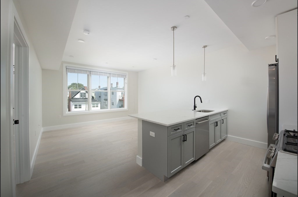 425 Border St, East Boston