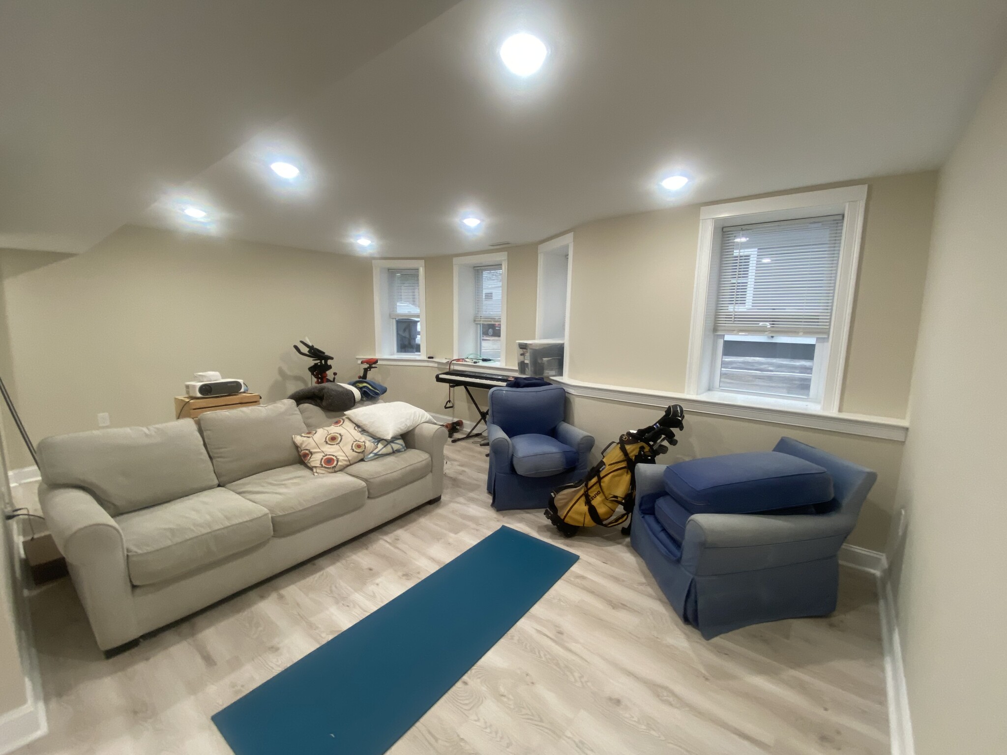 11 Aberdeen Rd, Powder House Square