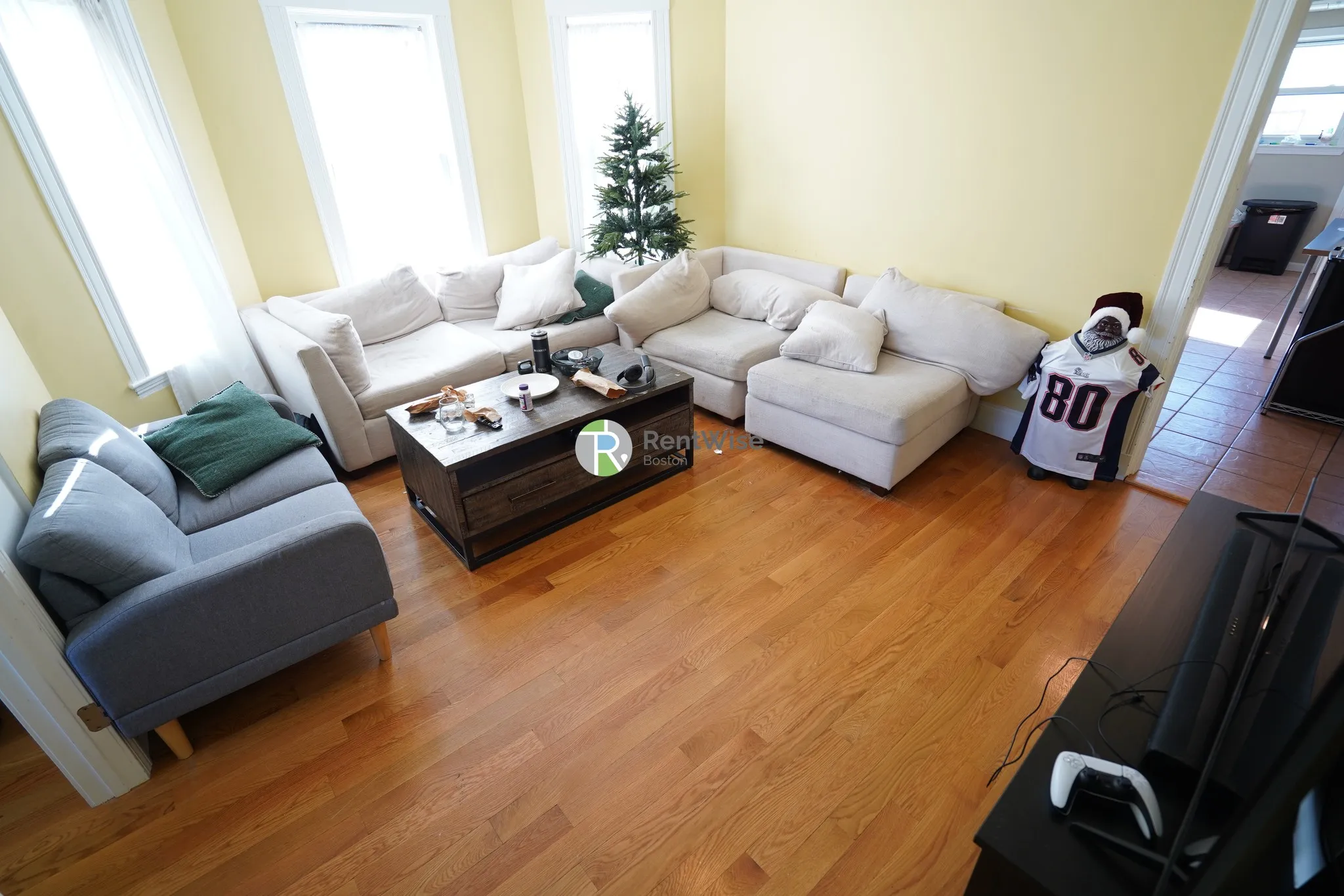 52 Pearson Rd, Tufts