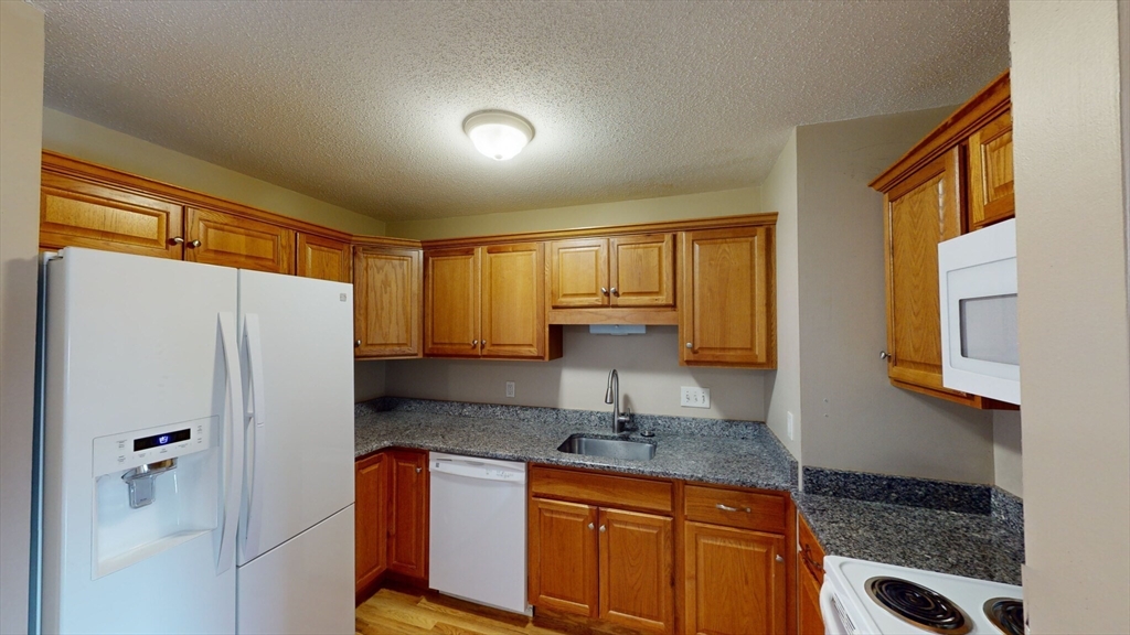 474 Broadway, Magoun Square