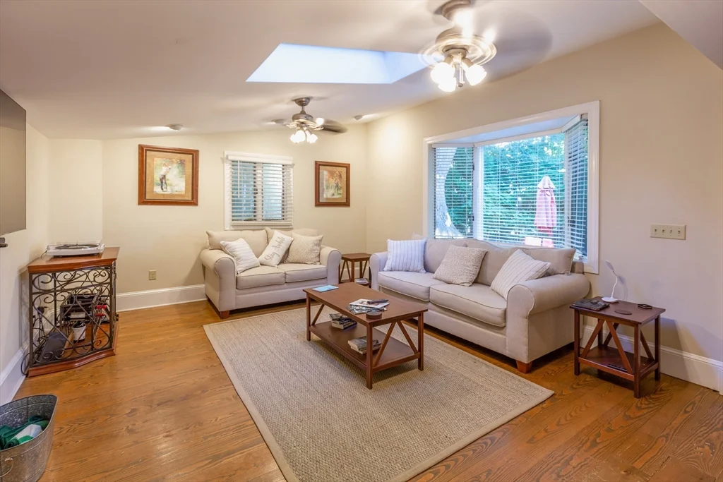 44 Russell St, Downtown