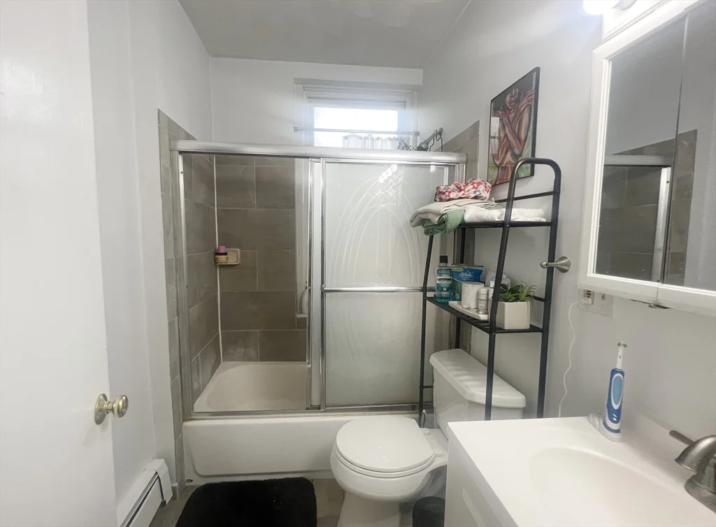 122 London, East Boston