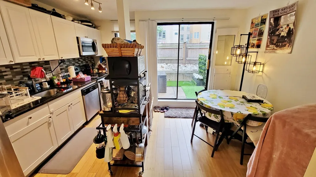 118 Centre St, North Brookline