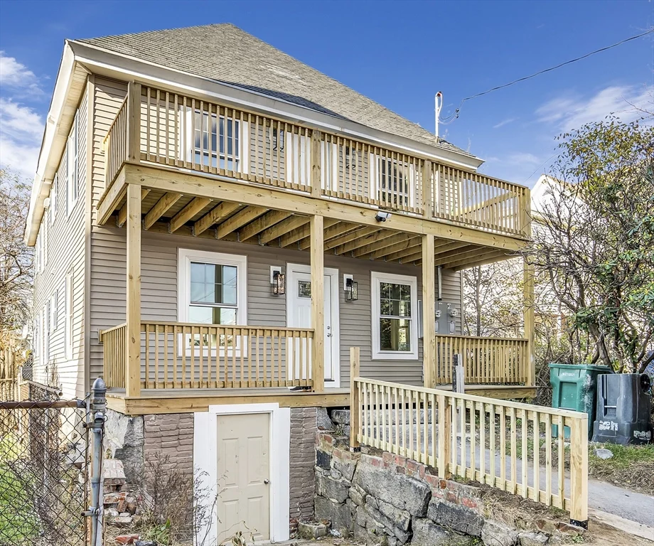 77 Maverick St, Fitchburg