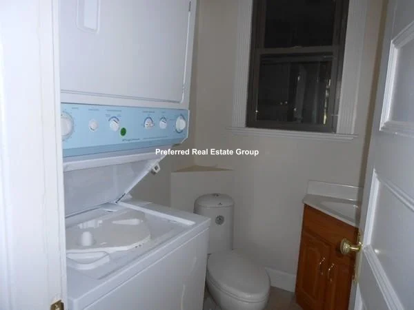 66 Clifford St, Roxbury