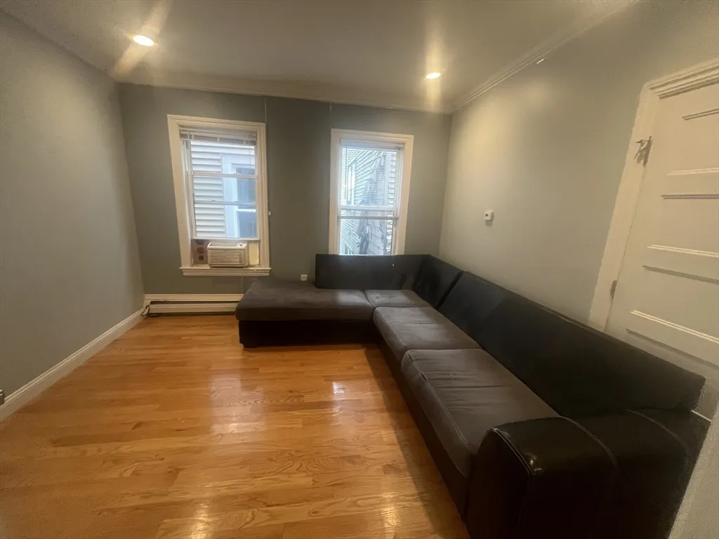 841 Dorchester Ave, Dorchester