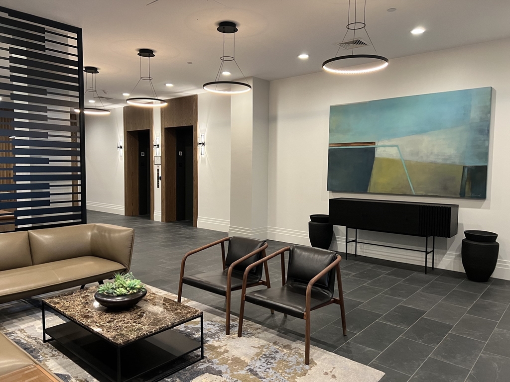 1166 Washington St, South End