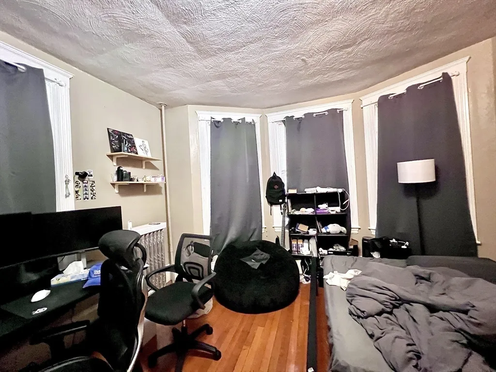 148 Strathmore Rd, Brighton