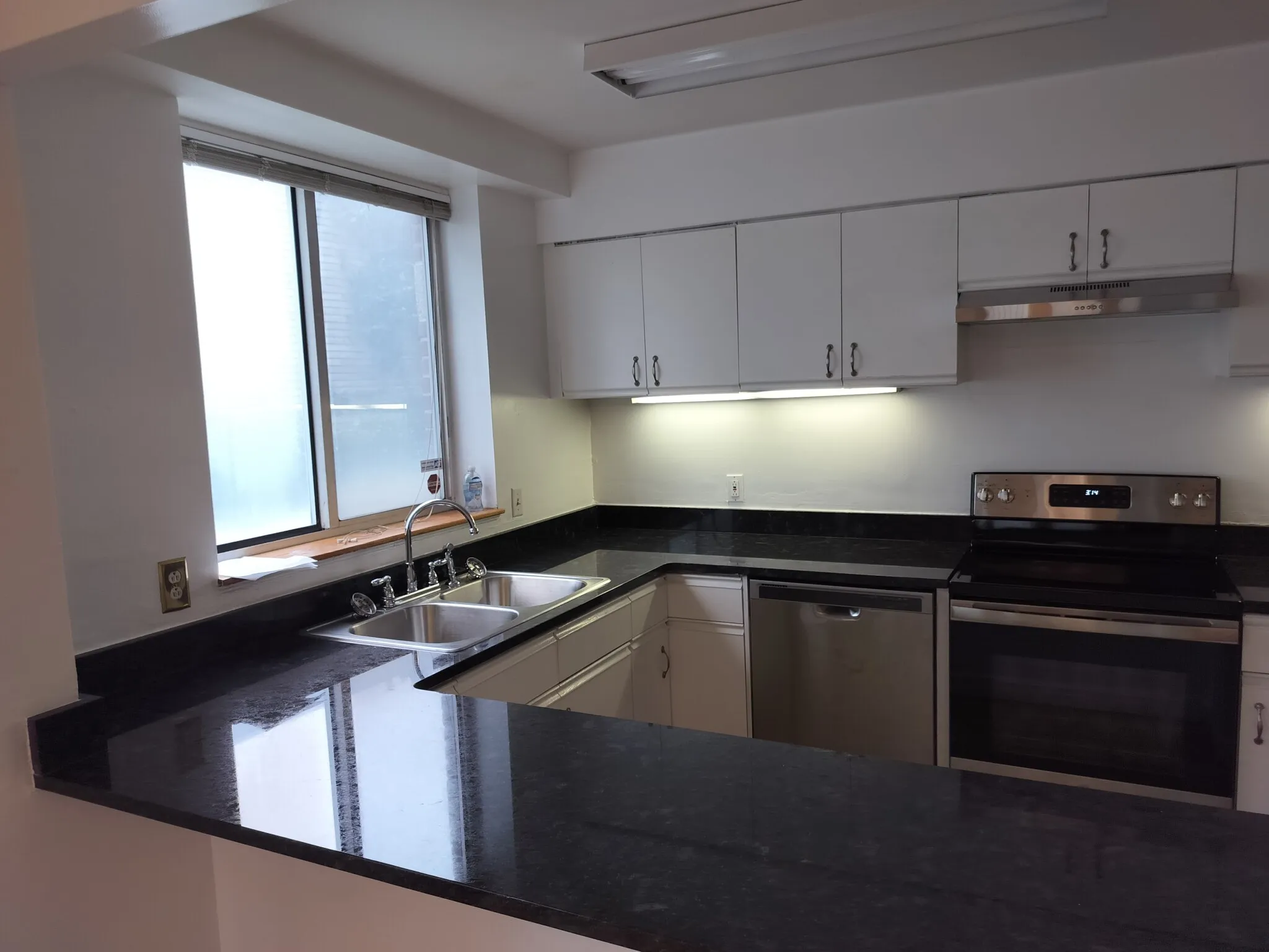 332 Franklin St, Riverside