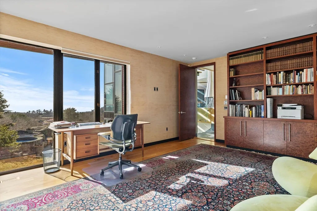 370 Summer St, Manchester