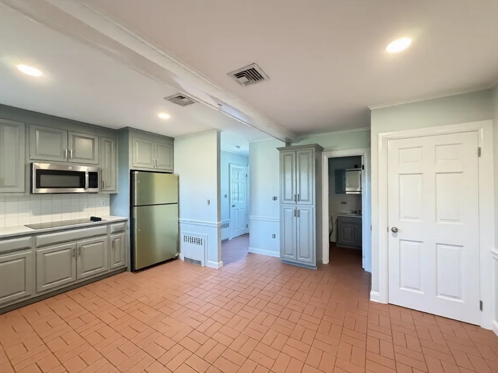 343 Bay Rd, Sharon