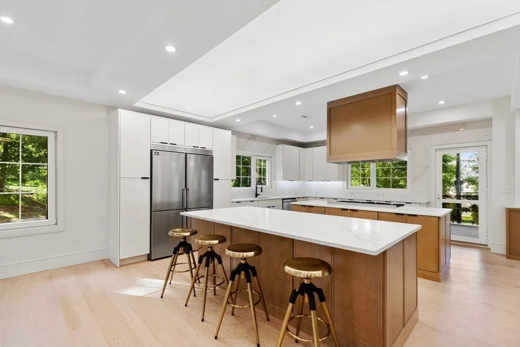 58 Chestnut St, Lynnfield