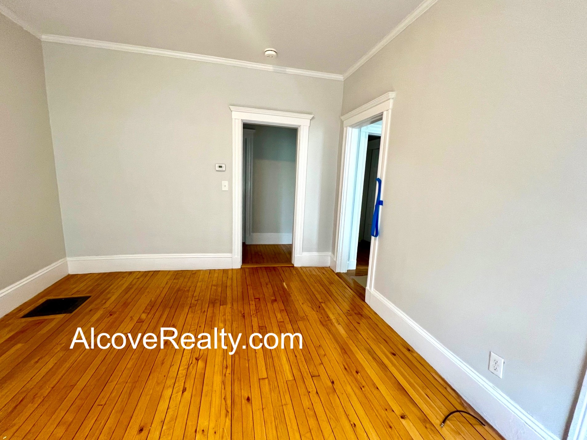 15 Farragut Ave, West Somerville