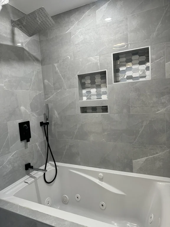 58 Hartford St, Natick